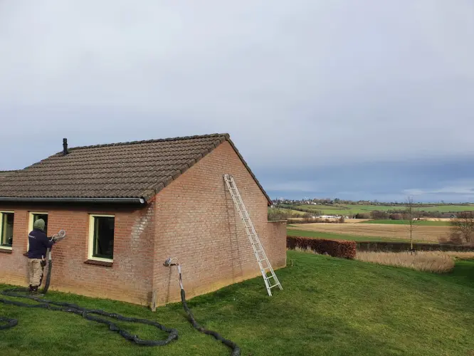 Spouwmuurisolatie bij Landal Revallis Vakantiepark